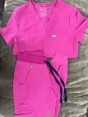 Figs Hot Pink V-Neck Scrub Top & Cargo Pants Set